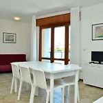 Comfy Flat For 6 Guests In Bibione-beahost Apartamento