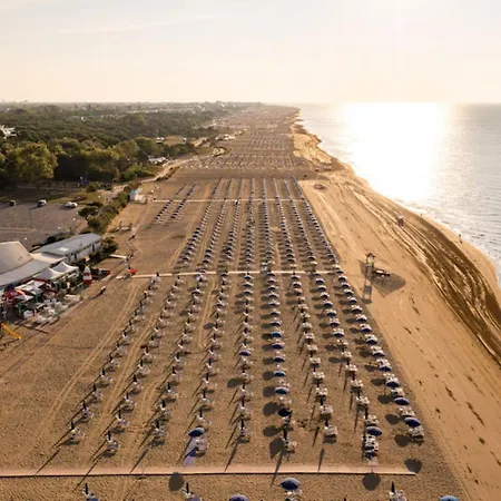 Comfy Flat For 6 Guests In Bibione-beahost