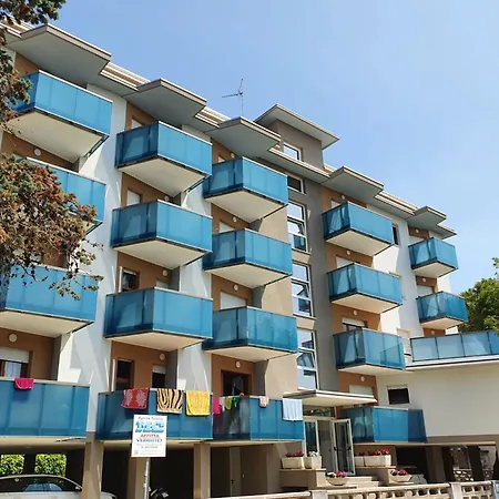 Comfy Flat For 6 Guests In Bibione-beahost *