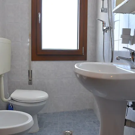 Daire Comfy Flat For 6 Guests In Bibione-beahost *