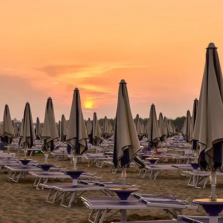 Comfy Flat For Six Guests In Bibione-beahost Bibione