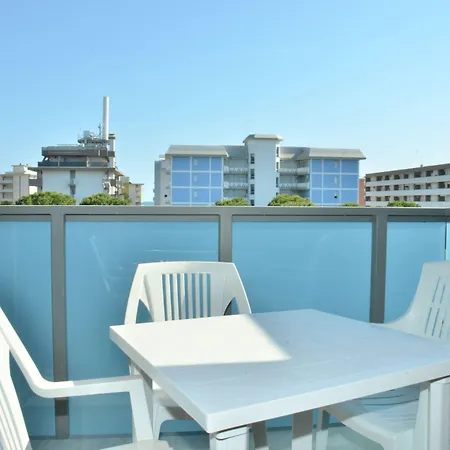 Comfy Flat For Six Guests In Bibione-beahost * Bibione