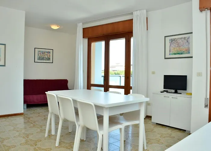 Comfy Flat For 6 Guests In Bibione-beahost Апартаменты